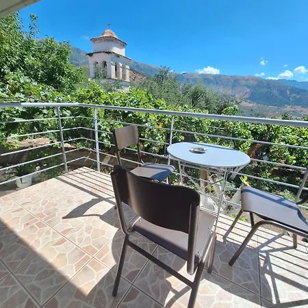 Lucas Apartmán Himarë