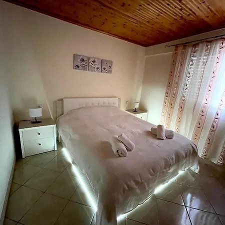 Lucas Apartment *
